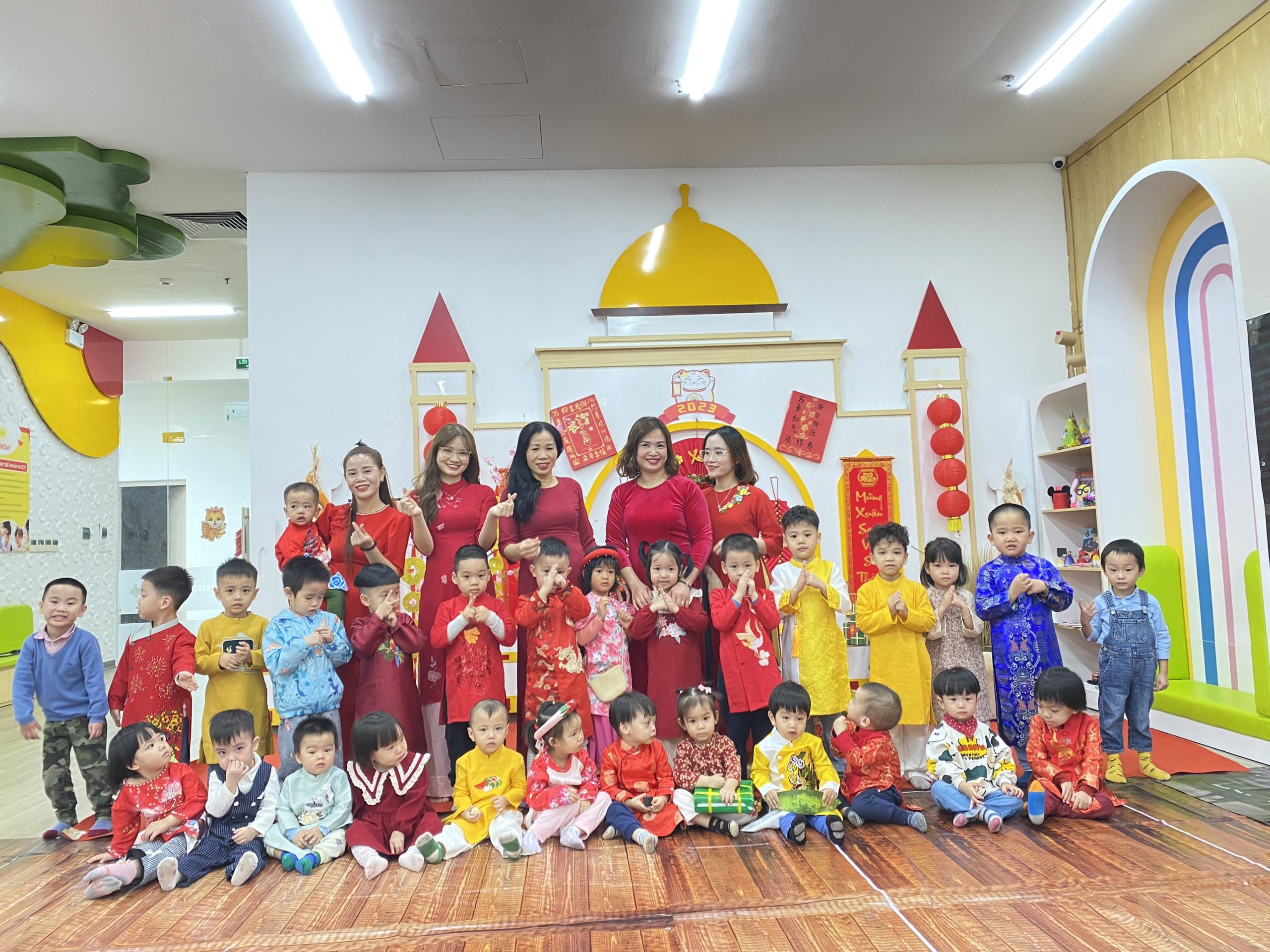 XUÂN TRONG MẮT EM