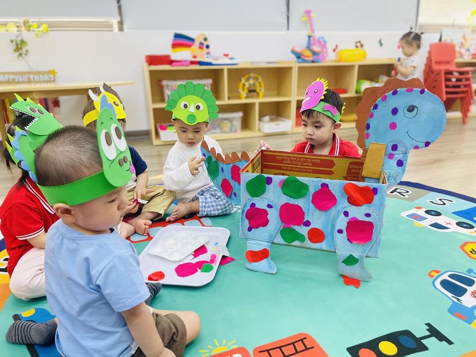 TẠO HÌNH: DÁN MÀU KHỦNG LONG!
