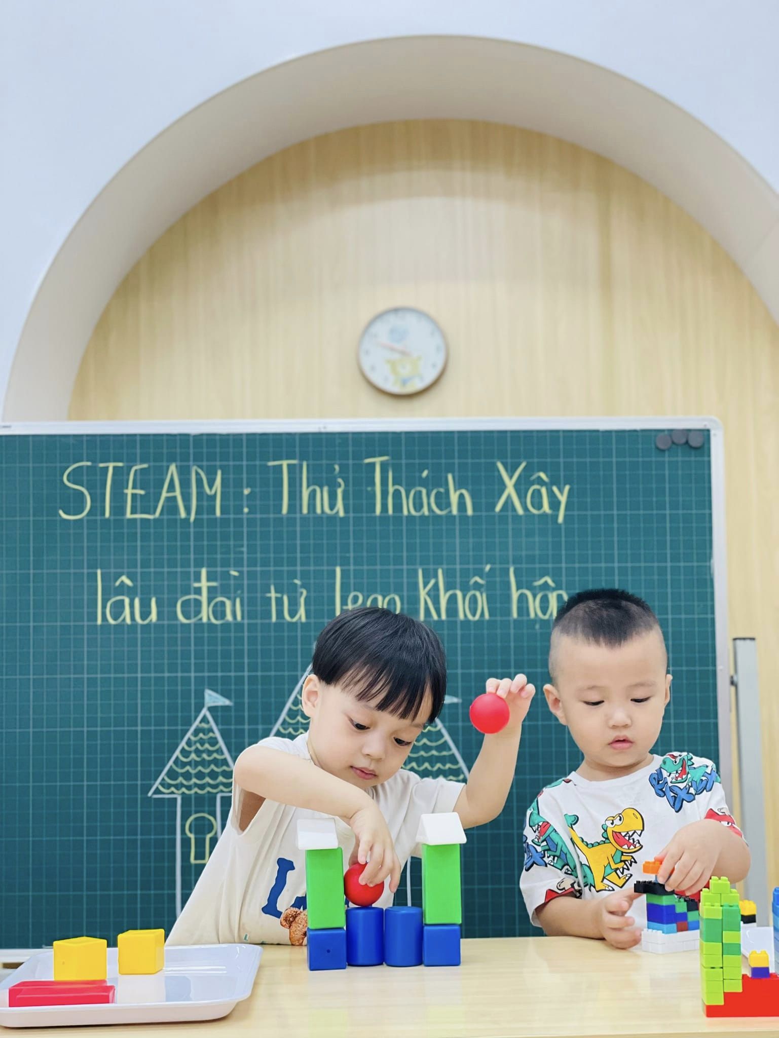 STEAM:  Xây lâu đài từ lego, khối hôp