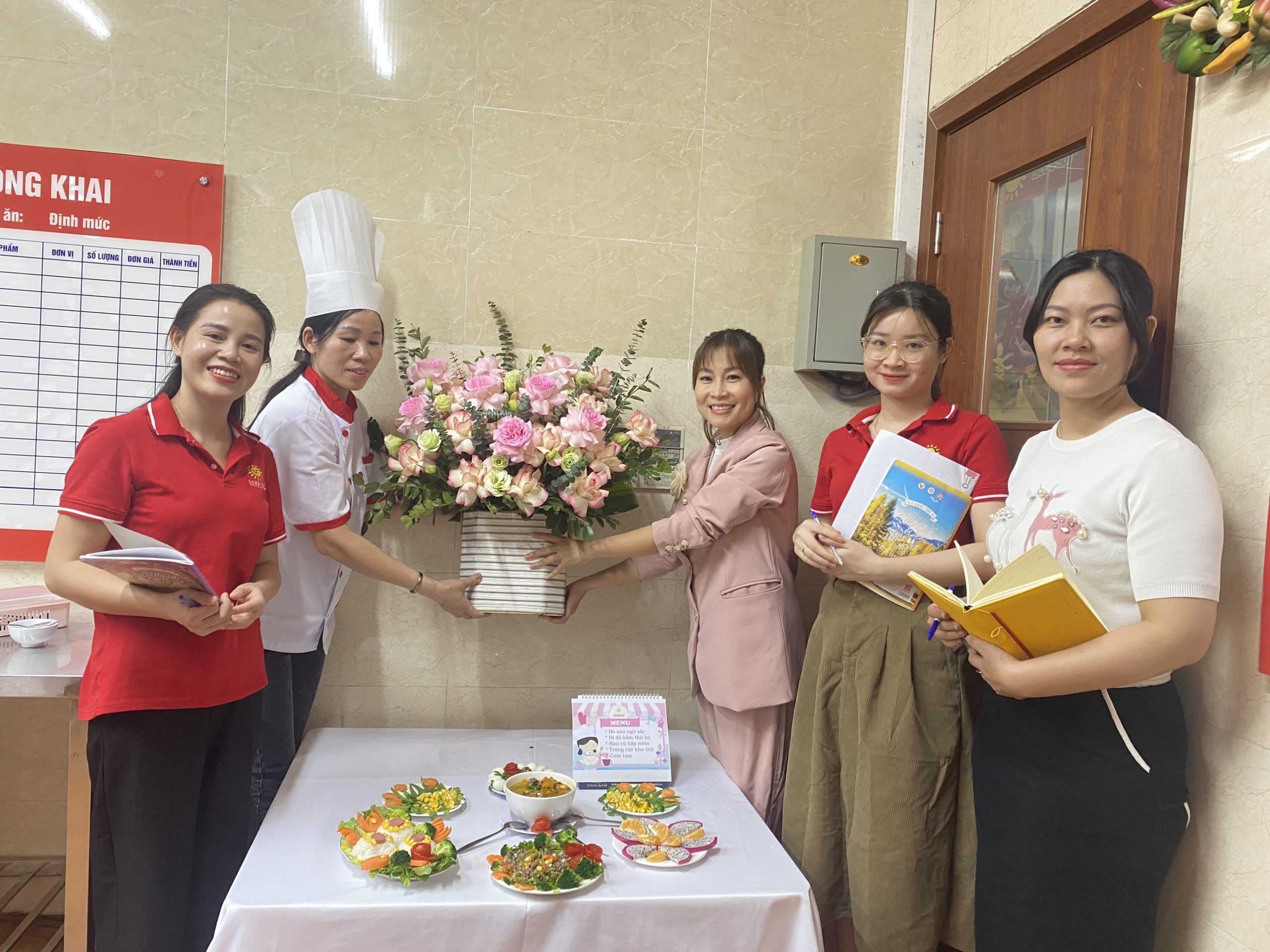 HỘI GIẢNG: CÔ NUÔI GIỎI