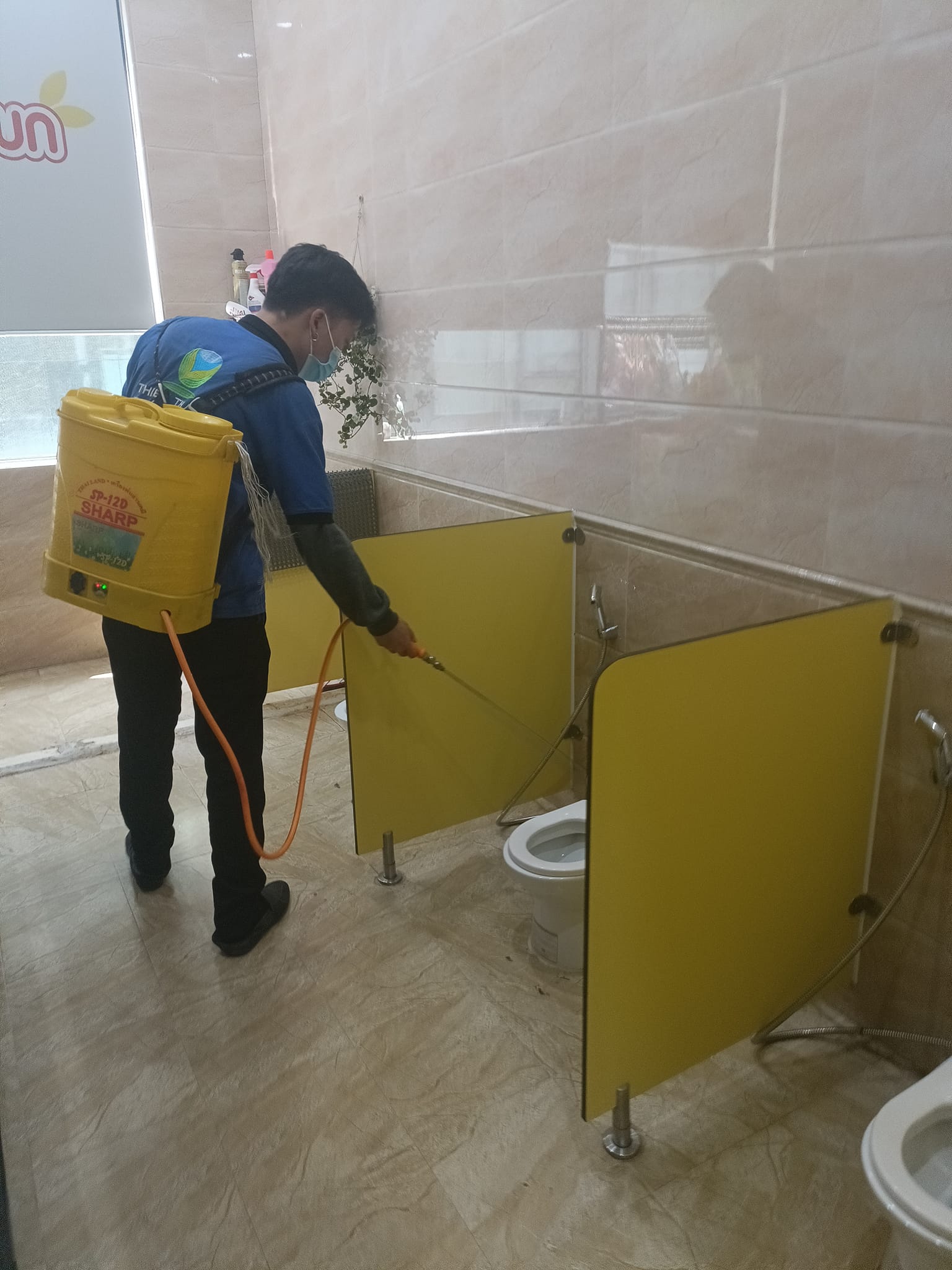 PHUN THUỐC MUỖI ĐỊNH KÌ PHÒNG CHỐNG DỊCH BỆNH